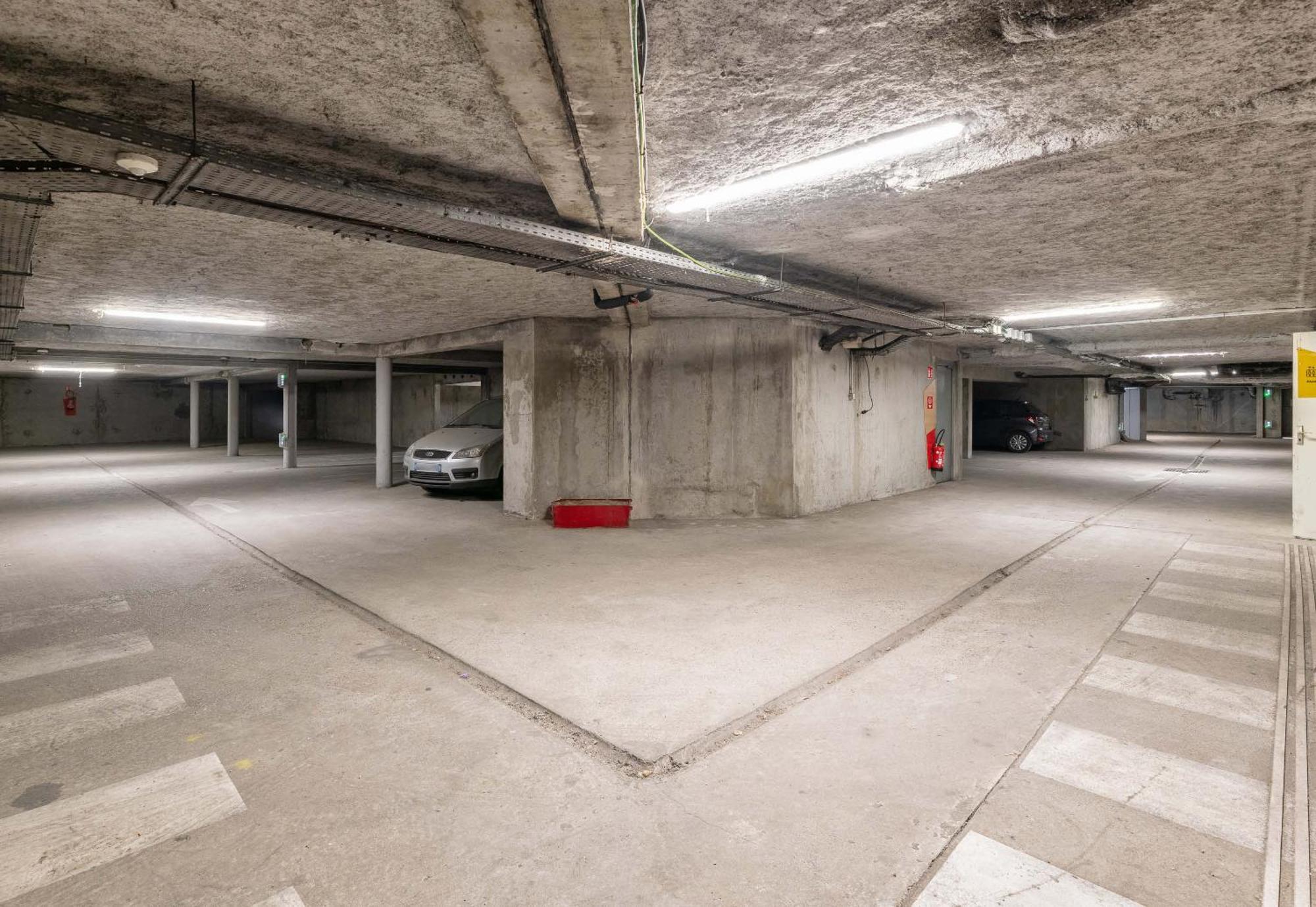 B&B HOTEL Lyon Grand Stade Meyzieu Buitenkant foto