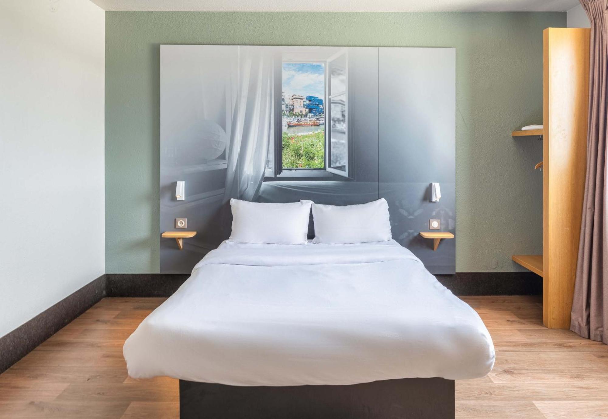 B&B HOTEL Lyon Grand Stade Meyzieu Buitenkant foto
